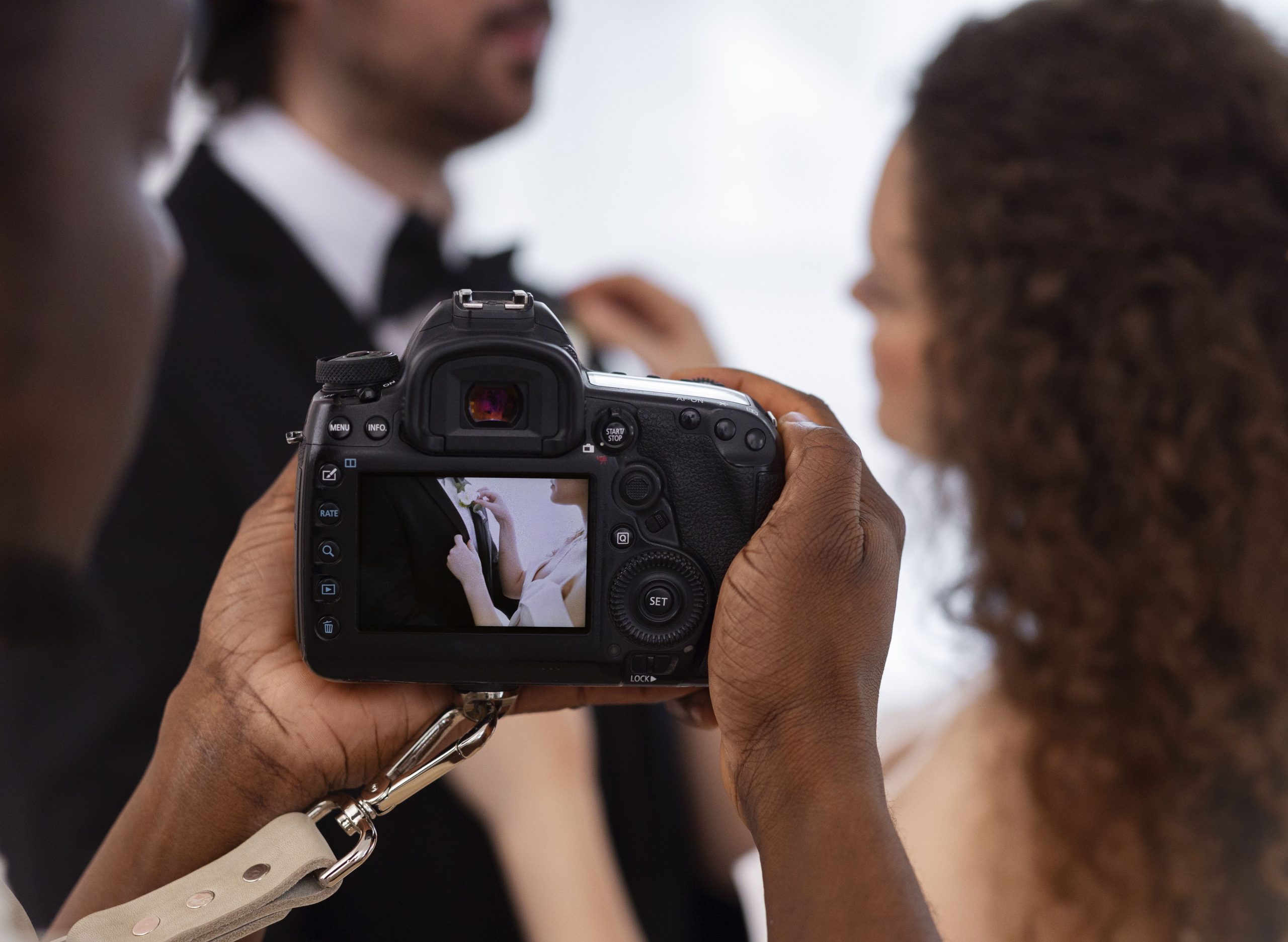 You are currently viewing Essential Questions to Ask When Hiring a Wedding Videographer